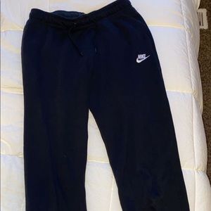 Nike fleece sweatpants - lightly worn 🖤